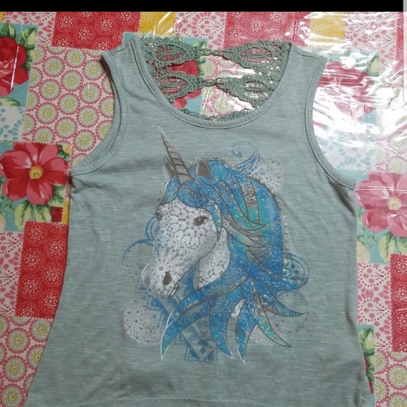 Three blouses for $18 - Picture 3 of 6